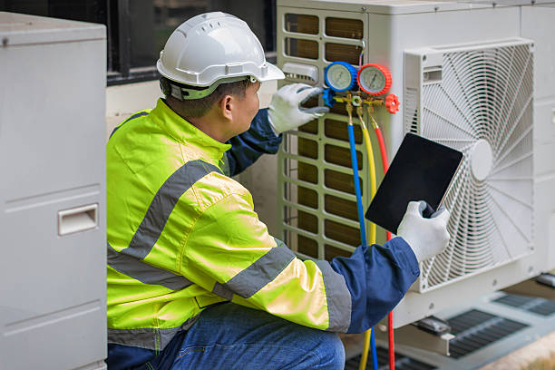 Professional Hvac technician working in Racine, WI